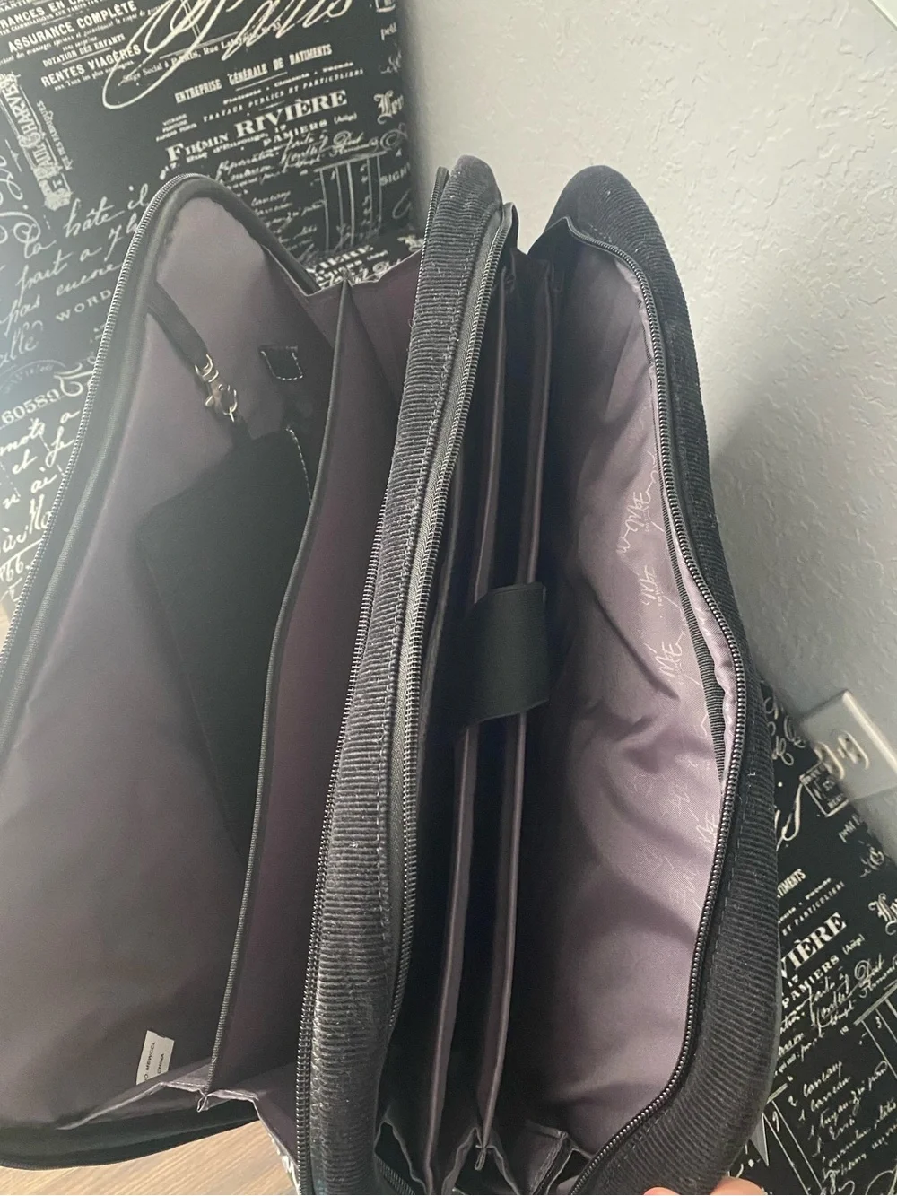 16’’ Mobile Edge Classic Corduroy laptop Tote. Large